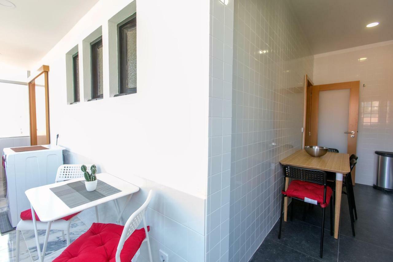 Friends & Family Tree Apartment Porto Exterior photo